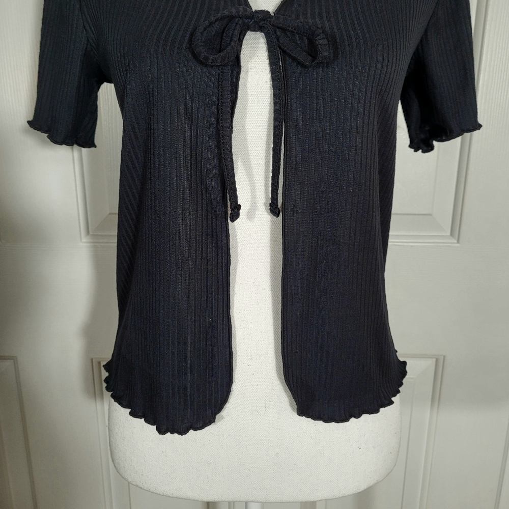 NWT Black Ribbed Open Front Short Sleeve Top with Ruffle Edging Size Large - Picture 4 of 13